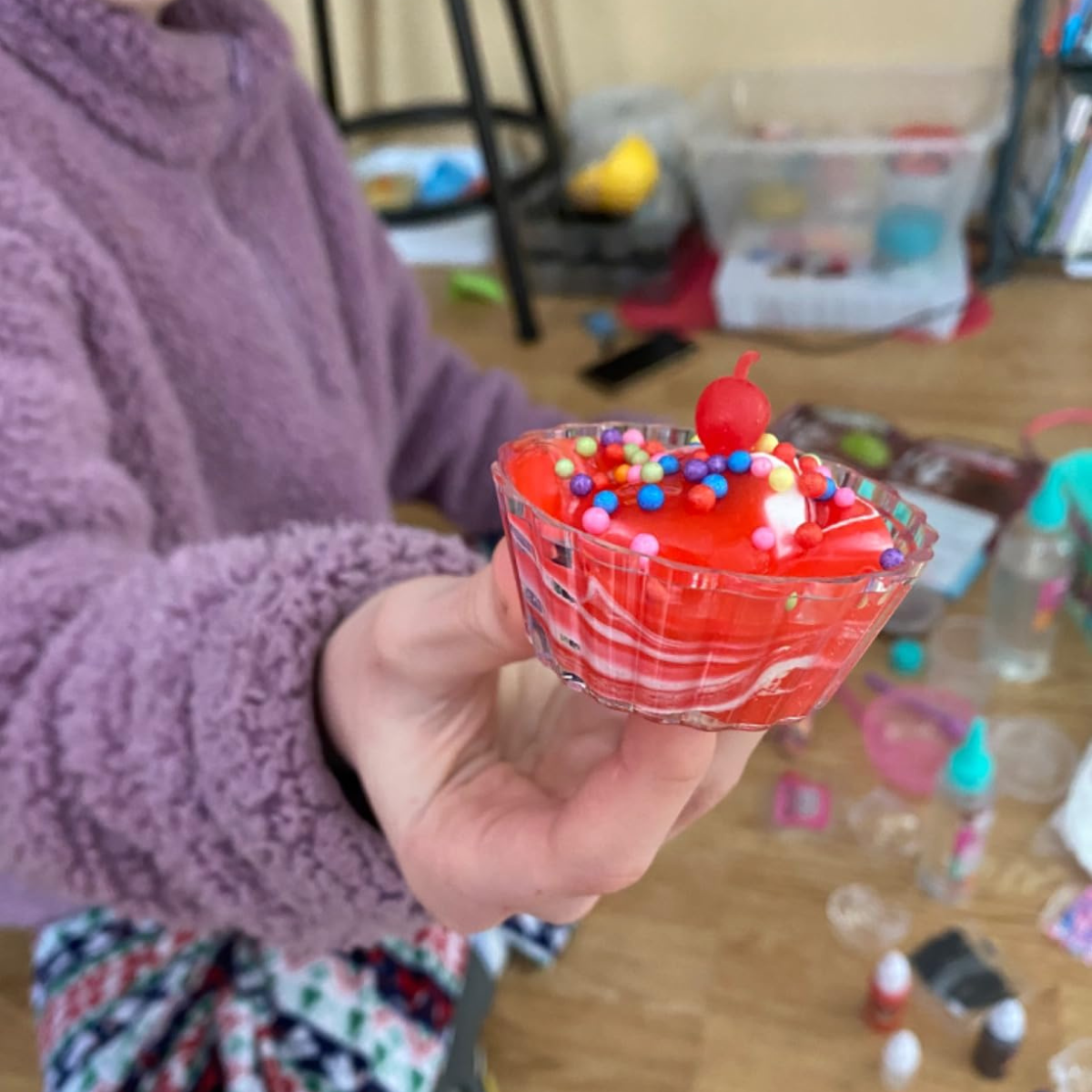 Σετ Fluffy Slime με γκλίτερ και αξεσουάρ (6+ ετών)