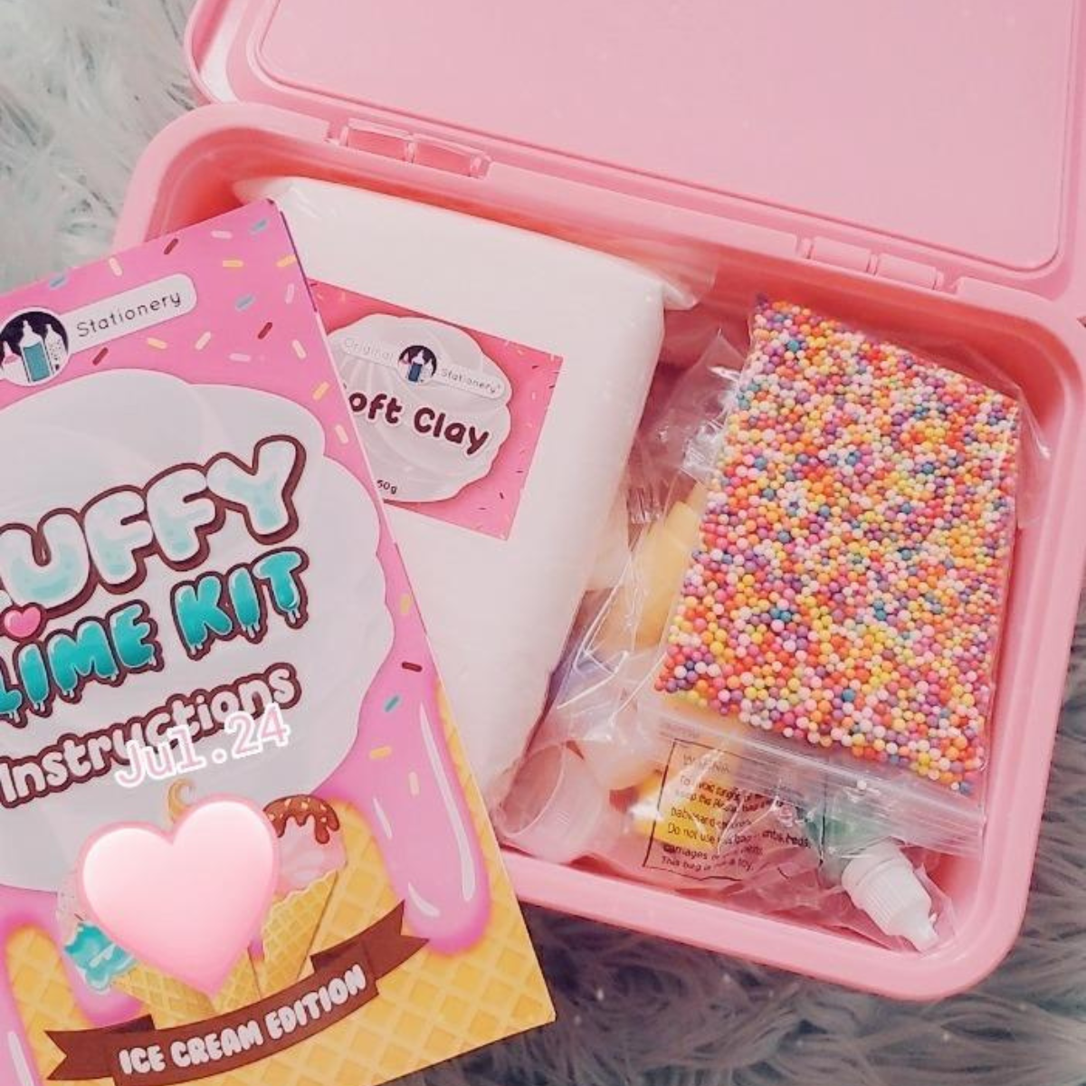 Σετ Fluffy Slime με γκλίτερ και αξεσουάρ (6+ ετών)