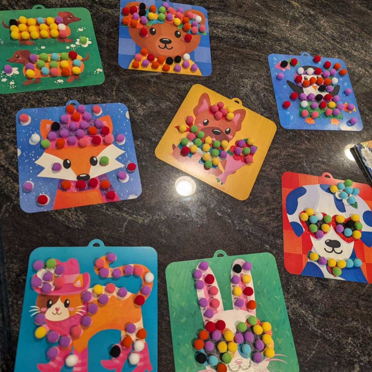 Crafty Pom Pom Kit – Το Σετ για Αφράτη Δημιουργία
