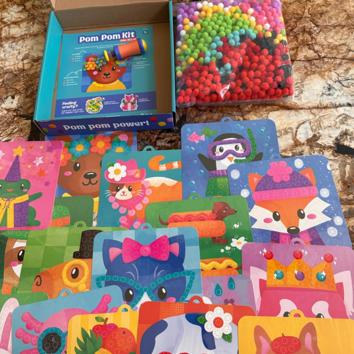 Crafty Pom Pom Kit – Το Σετ για Αφράτη Δημιουργία