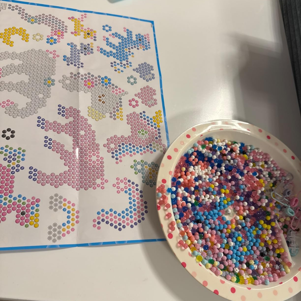 Aquabeads Μαγικό Σετ Μονόκερου – Δημιουργικό Σετ Χαντρών με Νερό (1500+ Χάντρες, 4+ Ετών)