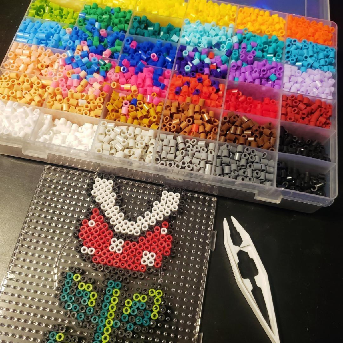 Meland Fuse Beads Kit – 11.000 Χάντρες σε 36 Χρώματα | Περιλαμβάνει Πίνακες, Αξεσουάρ & Οδηγίες (Ηλικίες 5+)