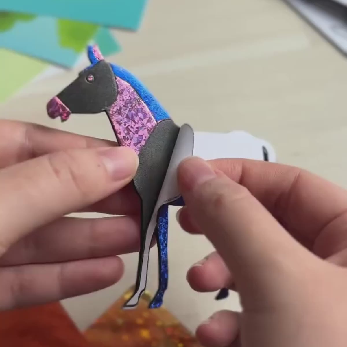 Foil Fun: Κόσμος των ζώων – λαμπερές εικόνες με ζωάκια χωρίς ακαταστασία! (4+ ετών)